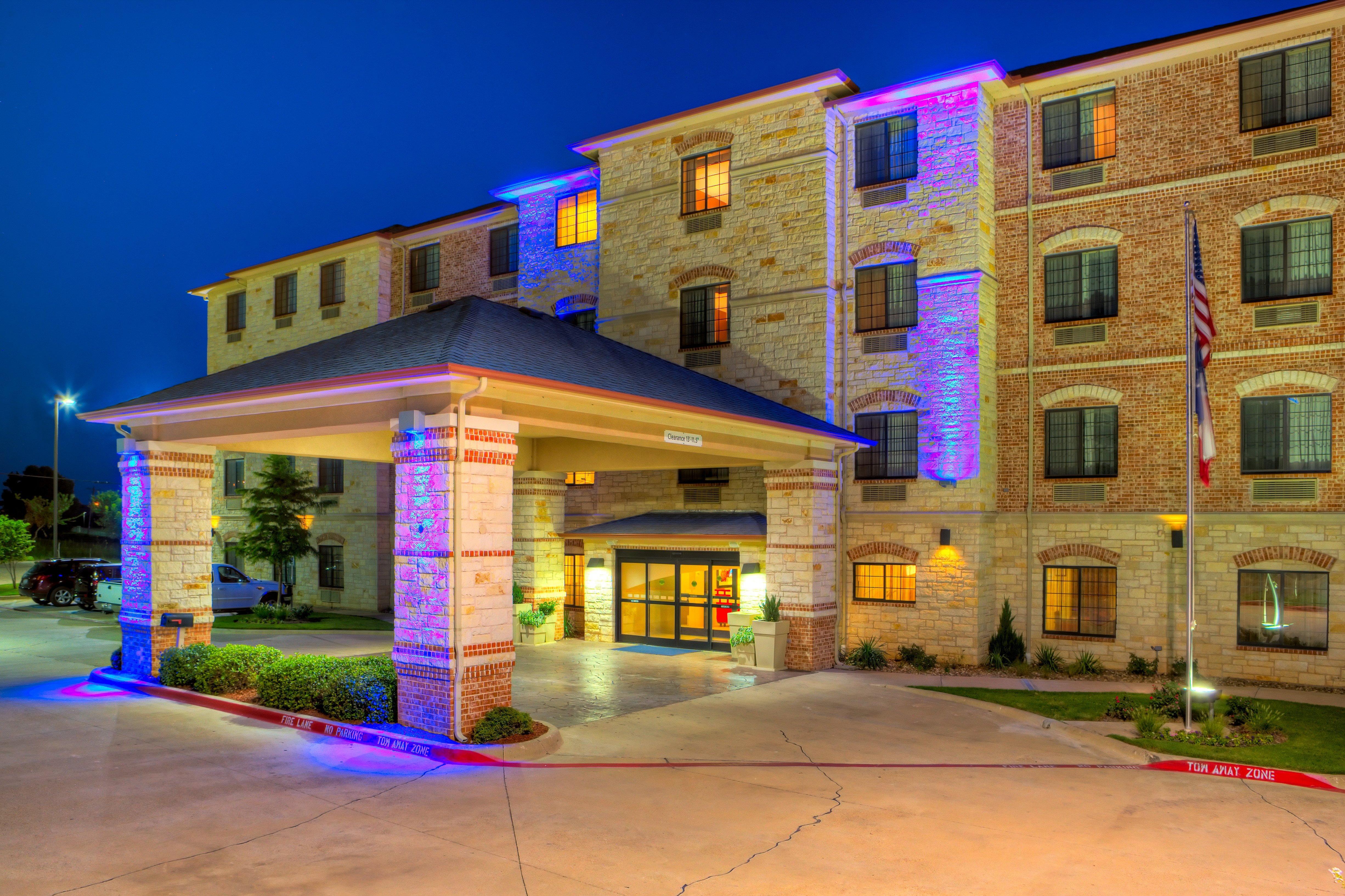 Holiday Inn Express And Suites Granbury By Ihg Ngoại thất bức ảnh